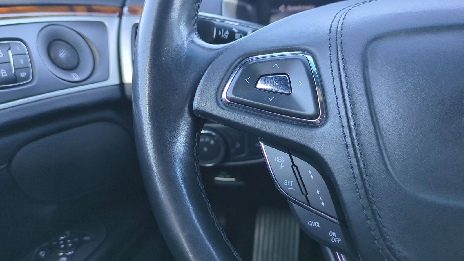 Thumbnail: 2020 Lincoln MKZ - 26