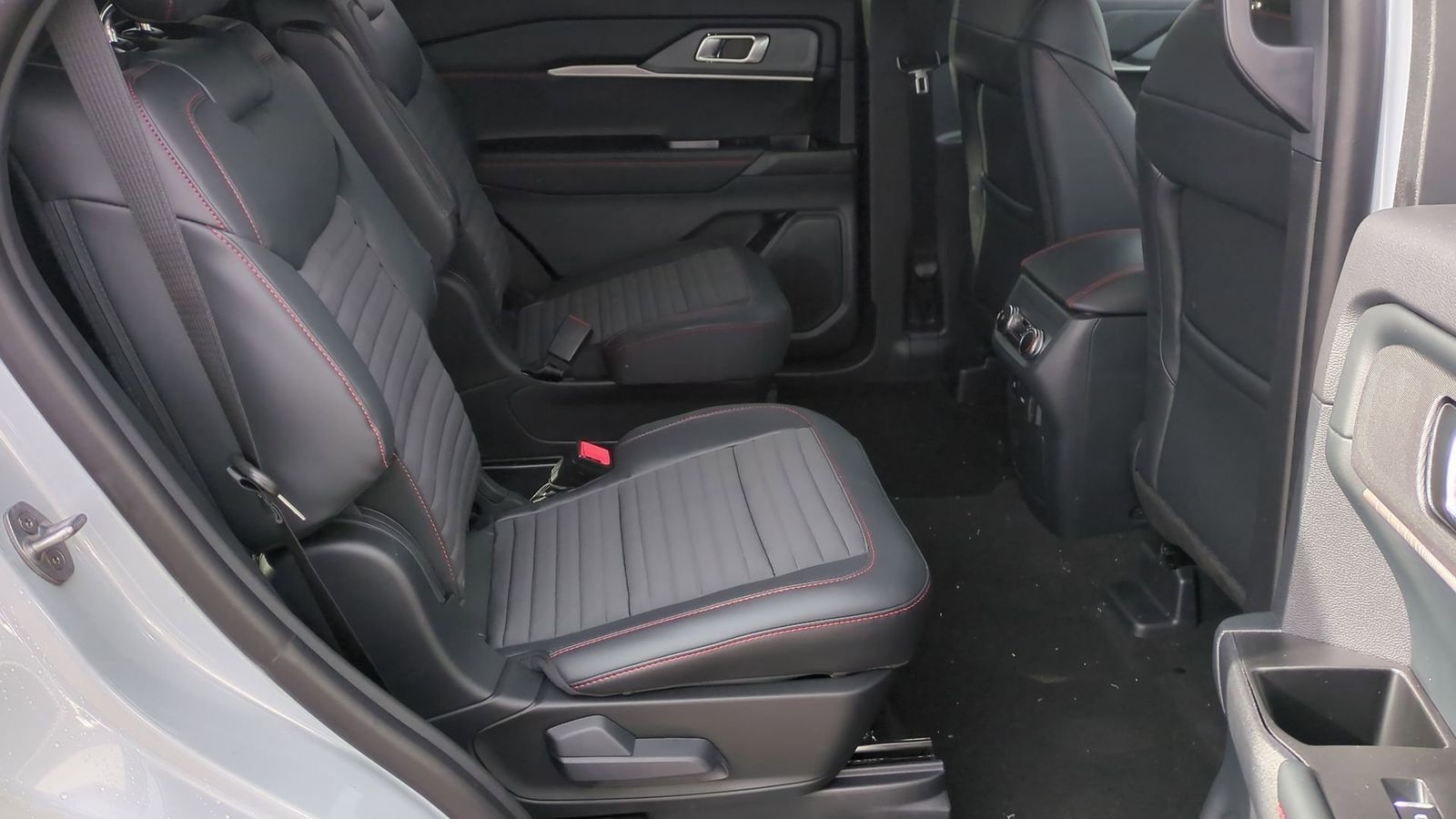 Thumbnail: 2026 Ford Explorer - 17