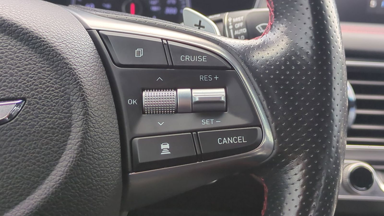 Thumbnail: 2019 Genesis G70 - 25