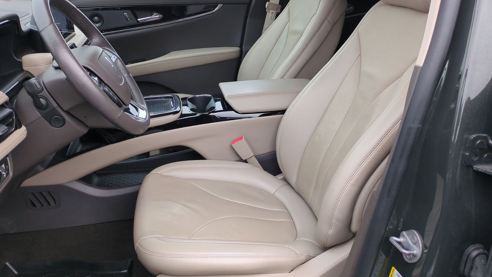 Thumbnail: 2022 Lincoln Nautilus - 17