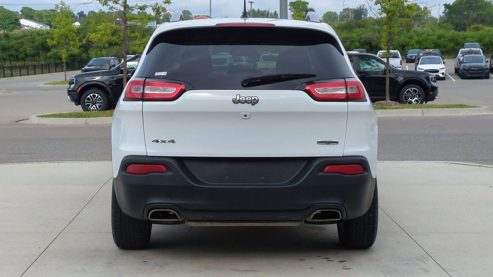 Thumbnail: 2015 Jeep Cherokee - 4