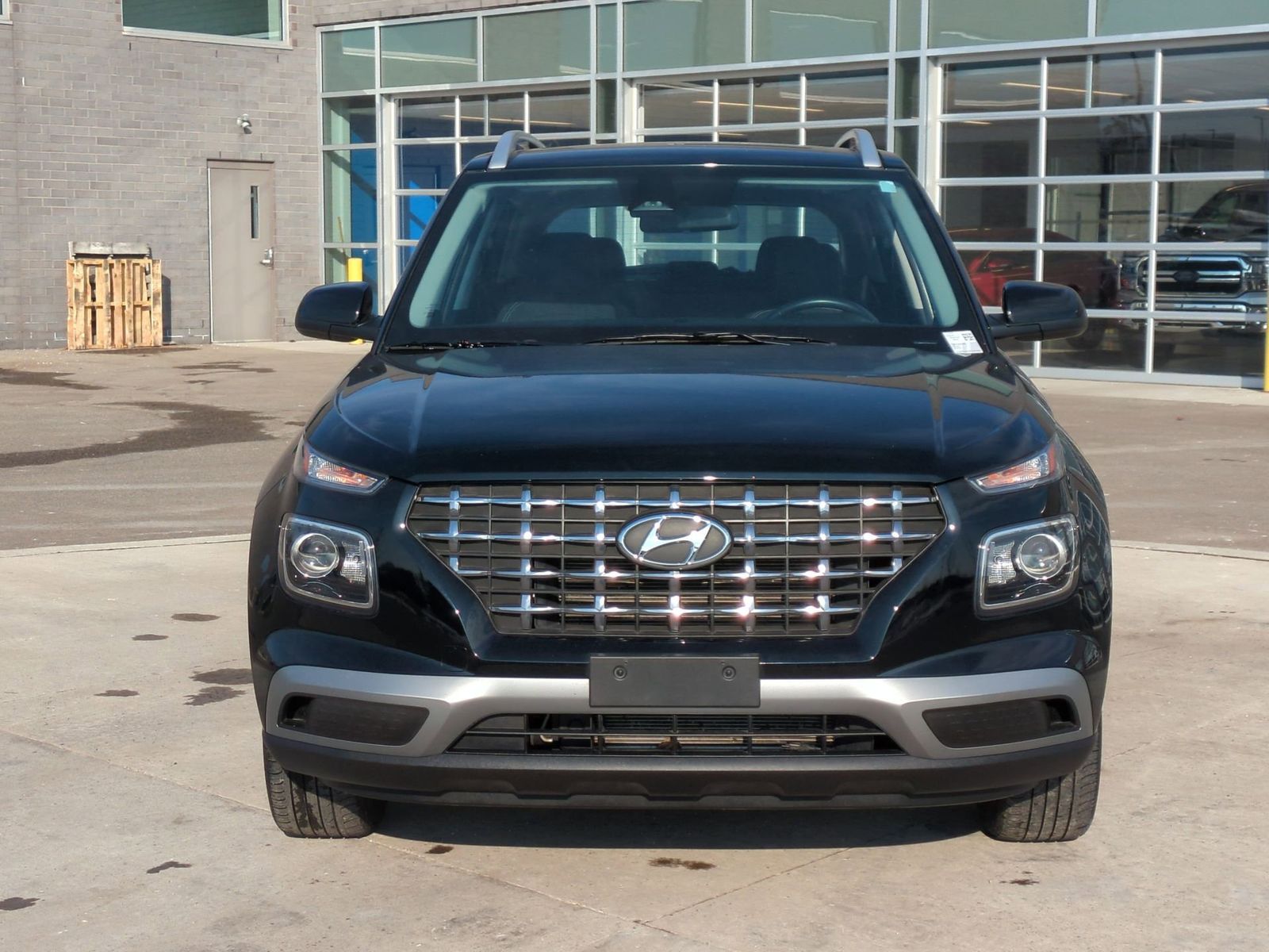 Thumbnail: 2023 Hyundai Venue - 12