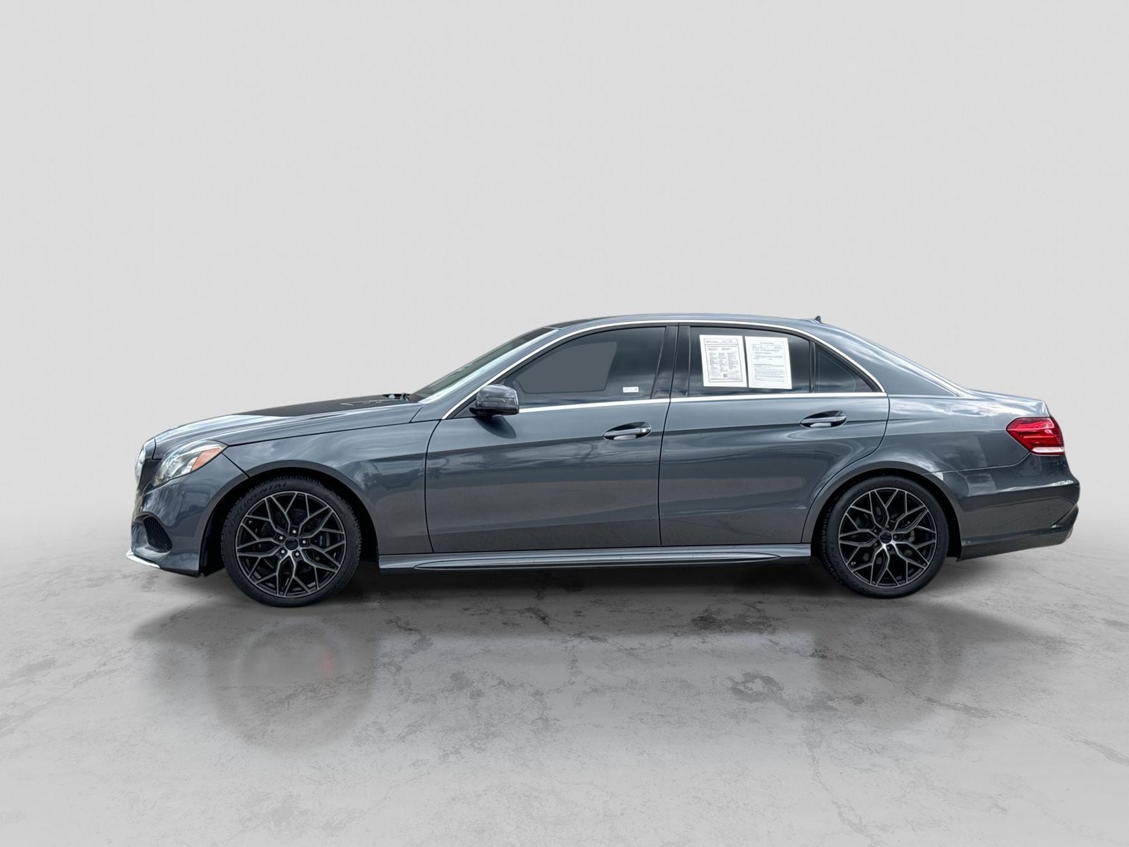 Thumbnail: 2014 Mercedes-Benz E-Class - 3