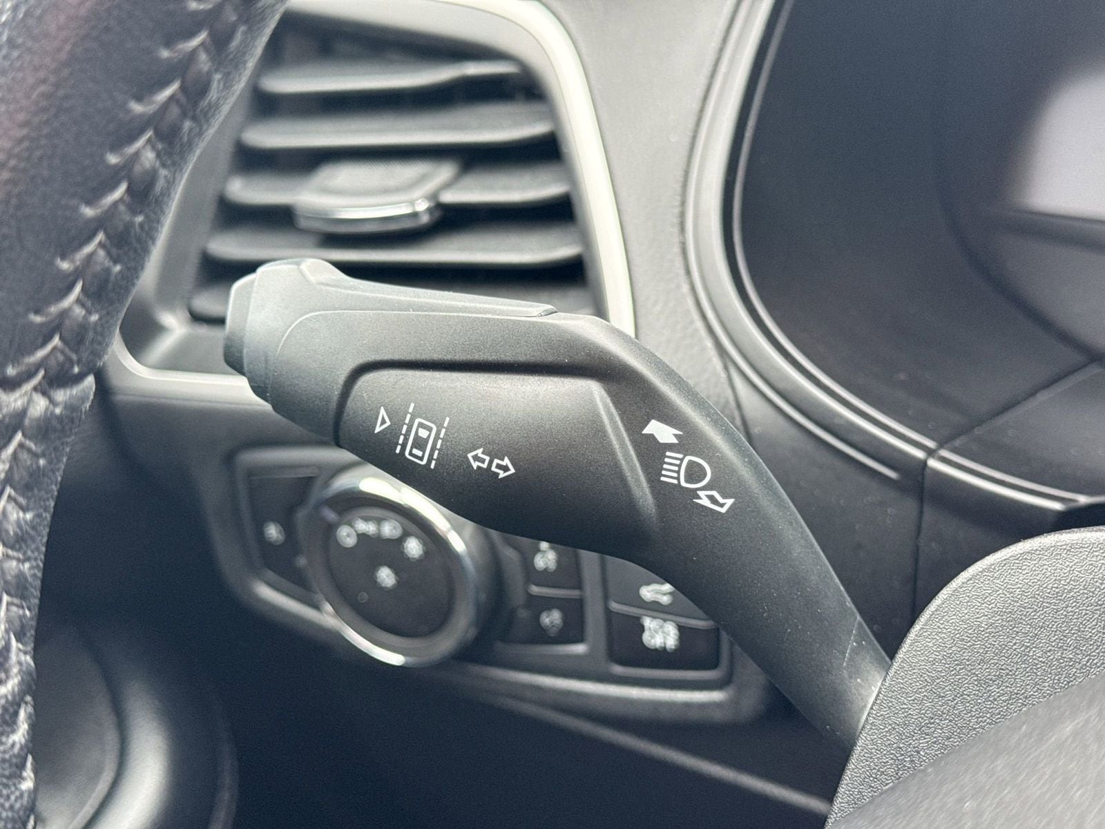 Thumbnail: 2023 Ford Edge - 29