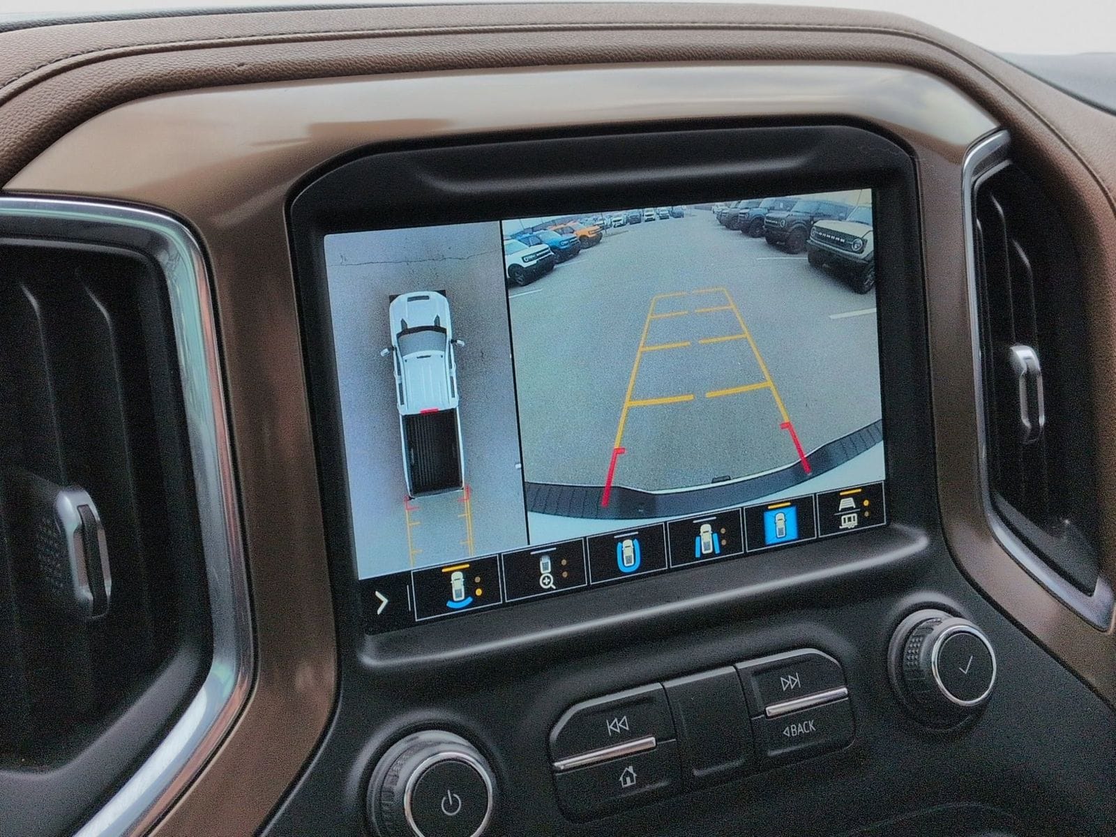 Thumbnail: 2021 Chevrolet Silverado 2500 - 37