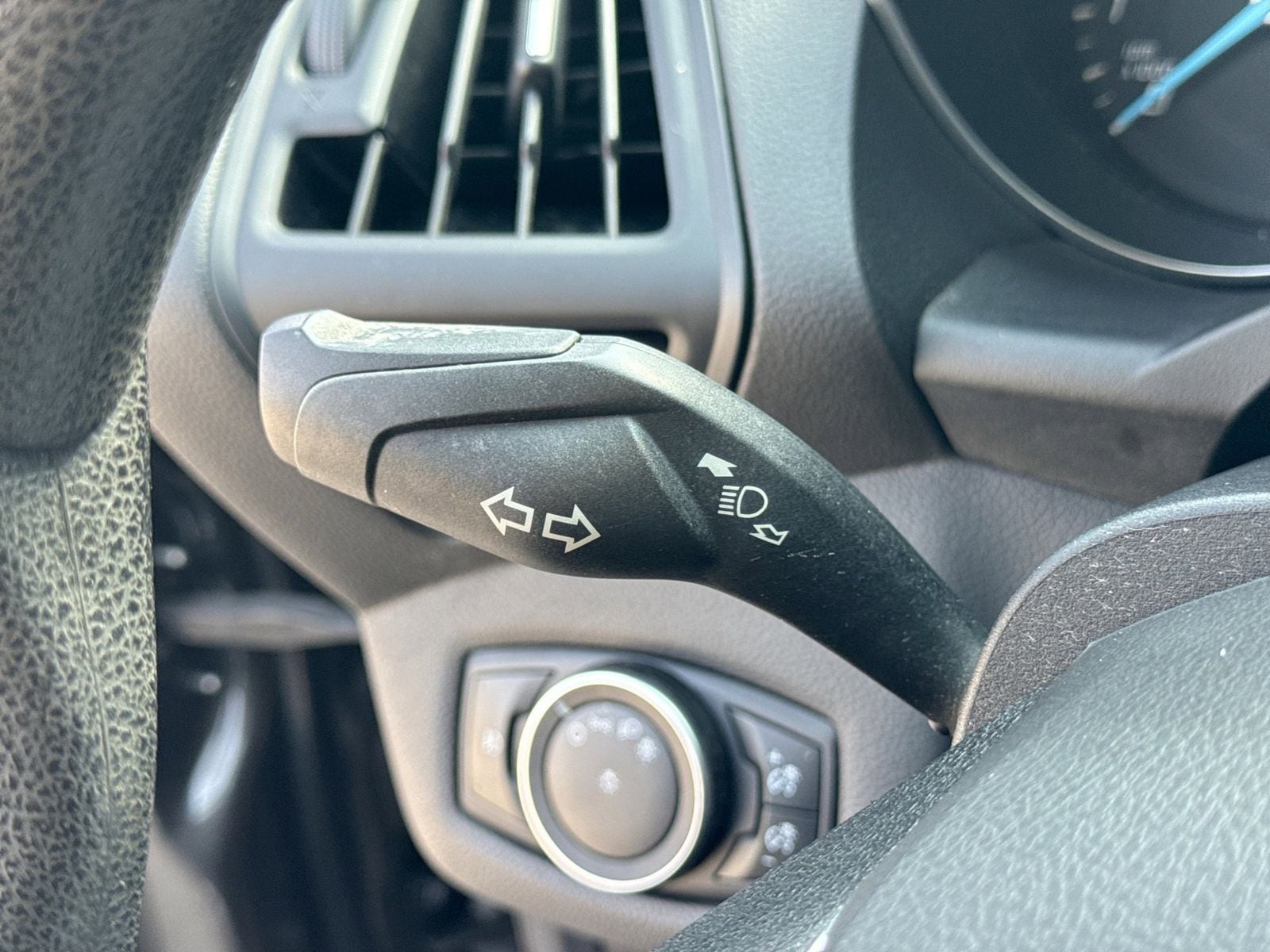 Thumbnail: 2015 Ford Escape - 28