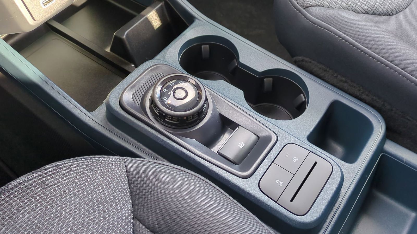 Thumbnail: 2025 Ford Maverick - 32