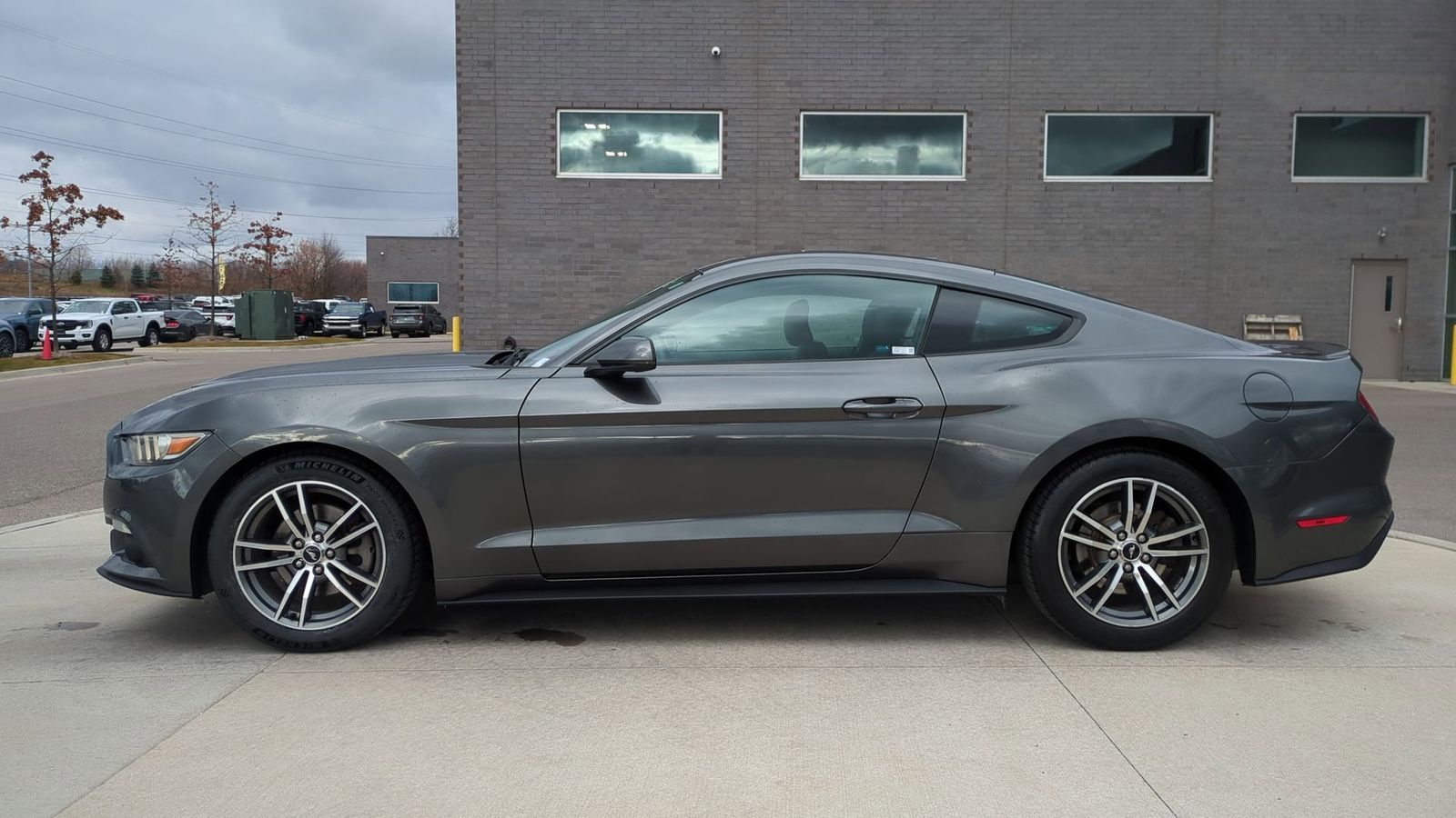 2015 Ford Mustang EcoBoost Premium photo 3