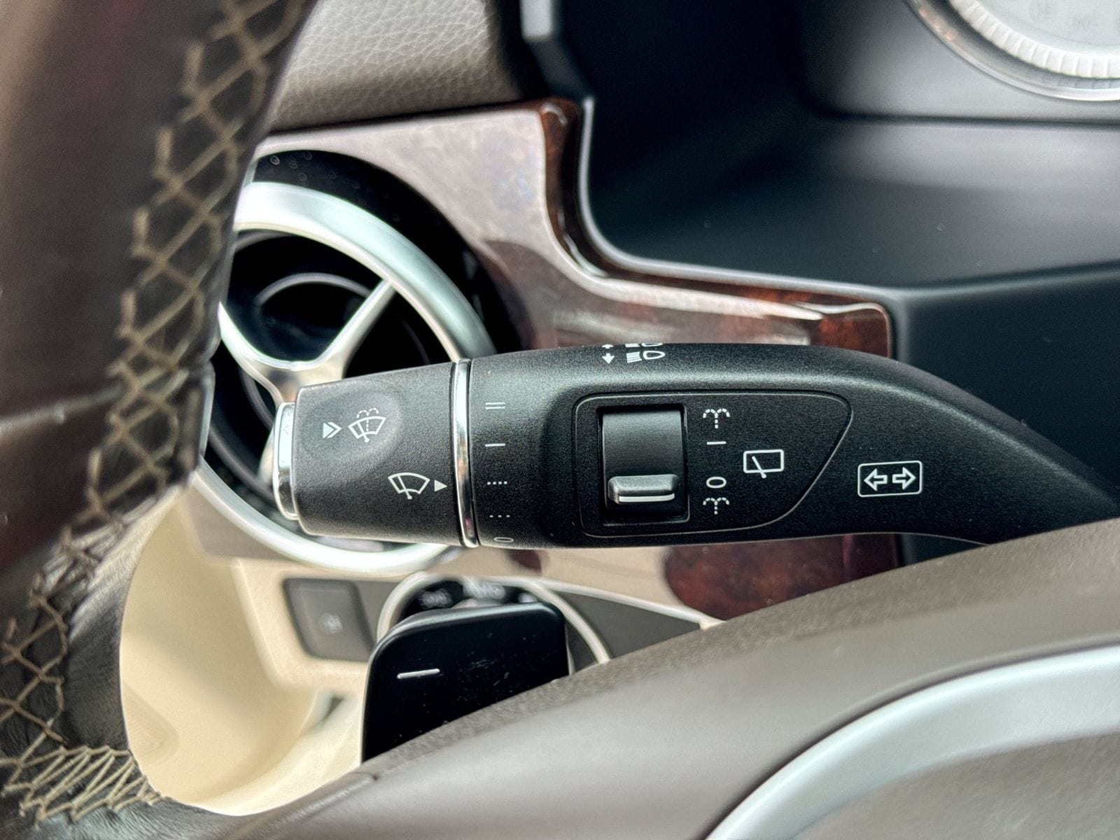 Thumbnail: 2013 Mercedes-Benz GLK - 26