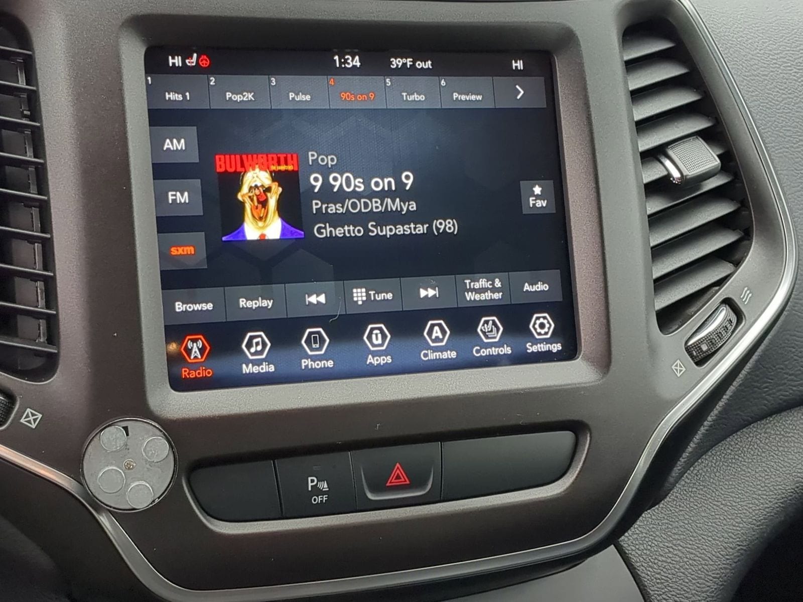 Thumbnail: 2020 Jeep Cherokee - 32