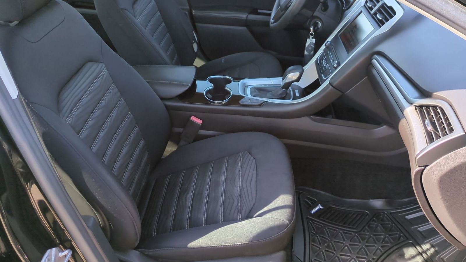 Thumbnail: 2016 Ford Fusion - 18