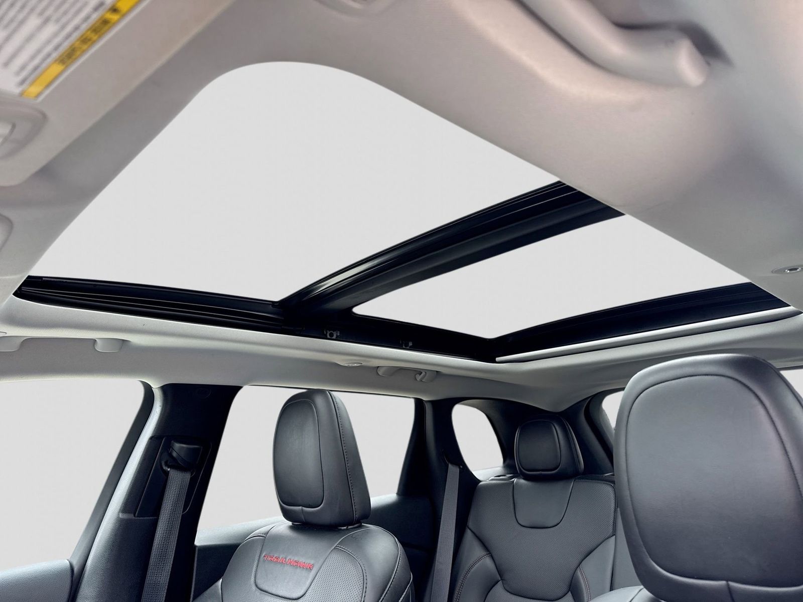 Thumbnail: 2022 Jeep Cherokee - 20