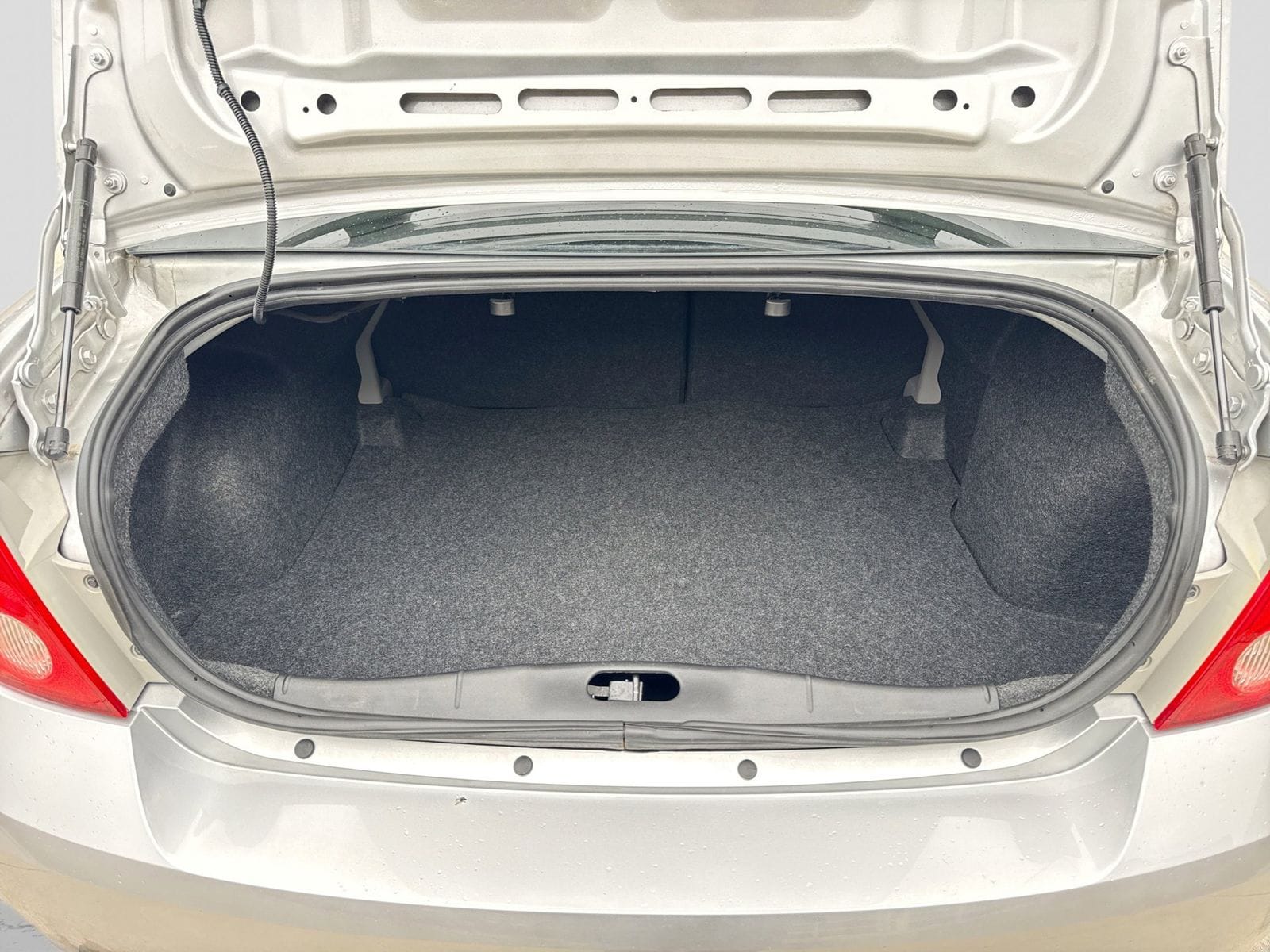 Thumbnail: 2009 Chevrolet Cobalt - 34