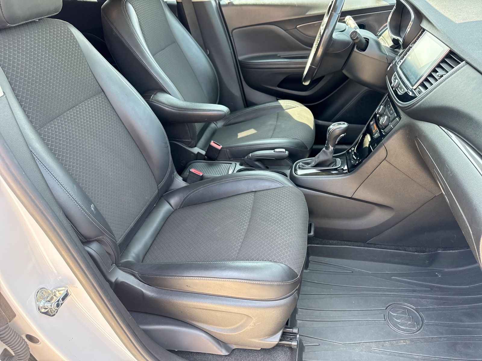 Thumbnail: 2019 Buick Encore - 23