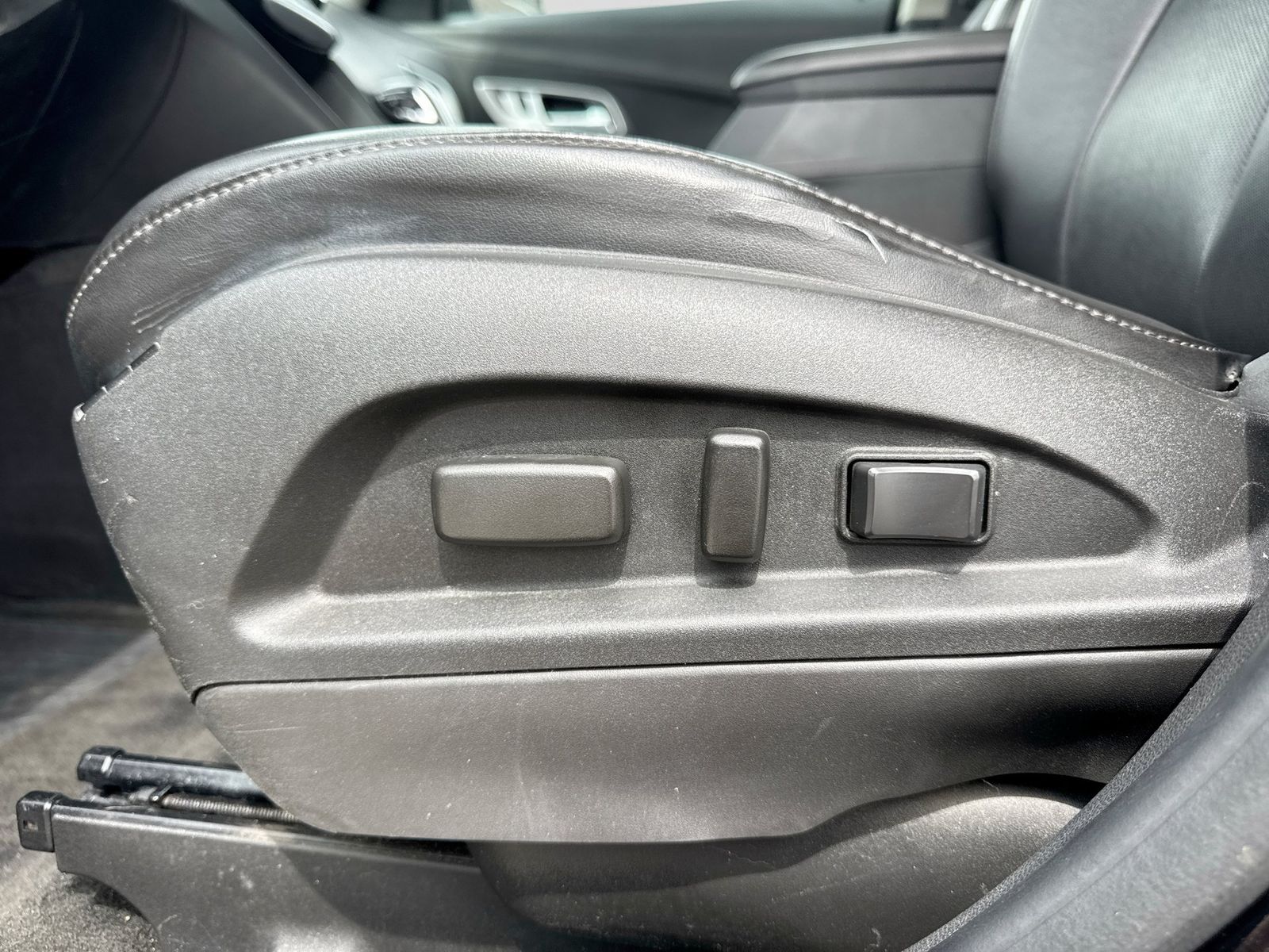 Thumbnail: 2014 Chevrolet Equinox - 3