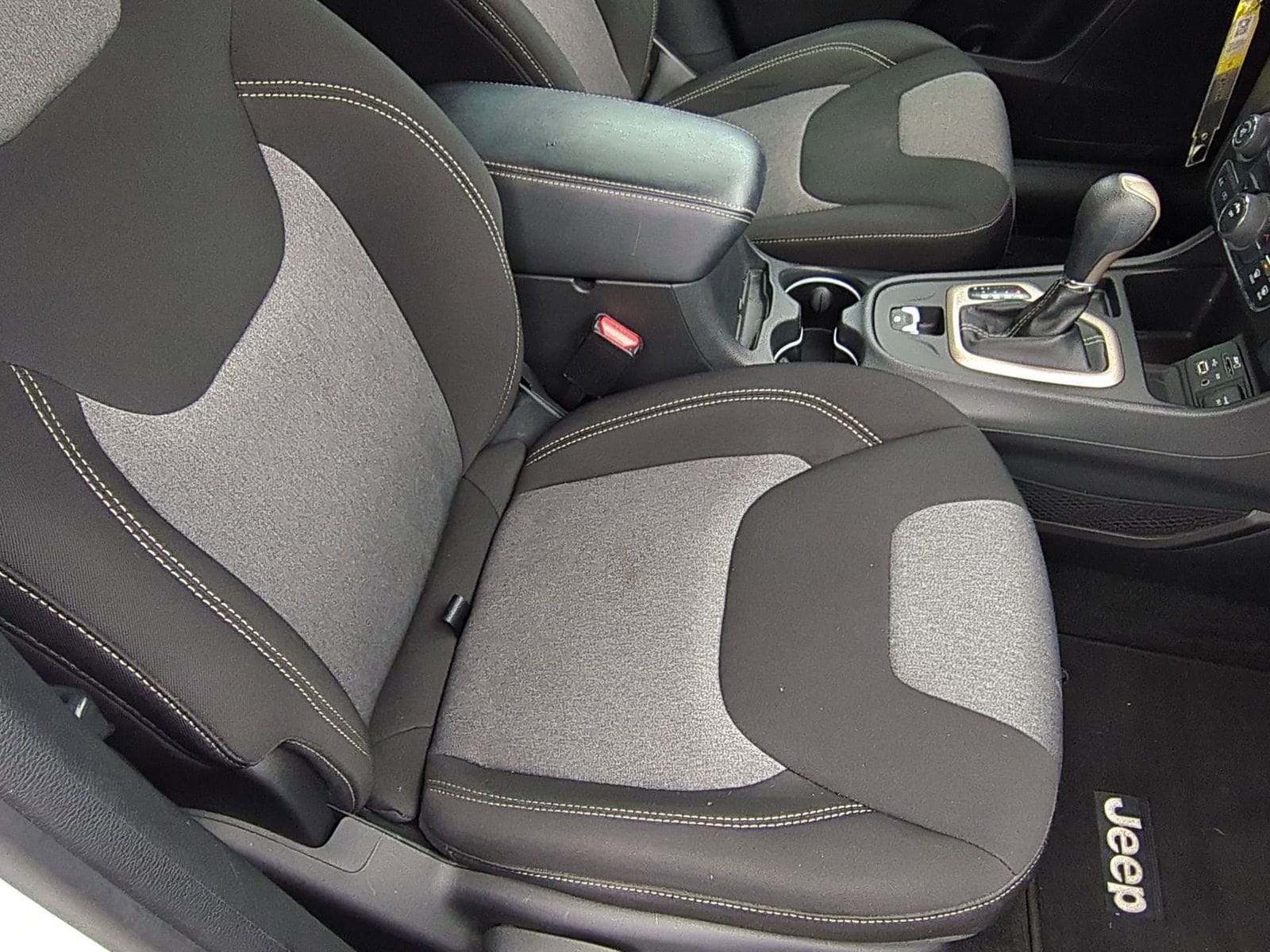 Thumbnail: 2014 Jeep Cherokee - 22