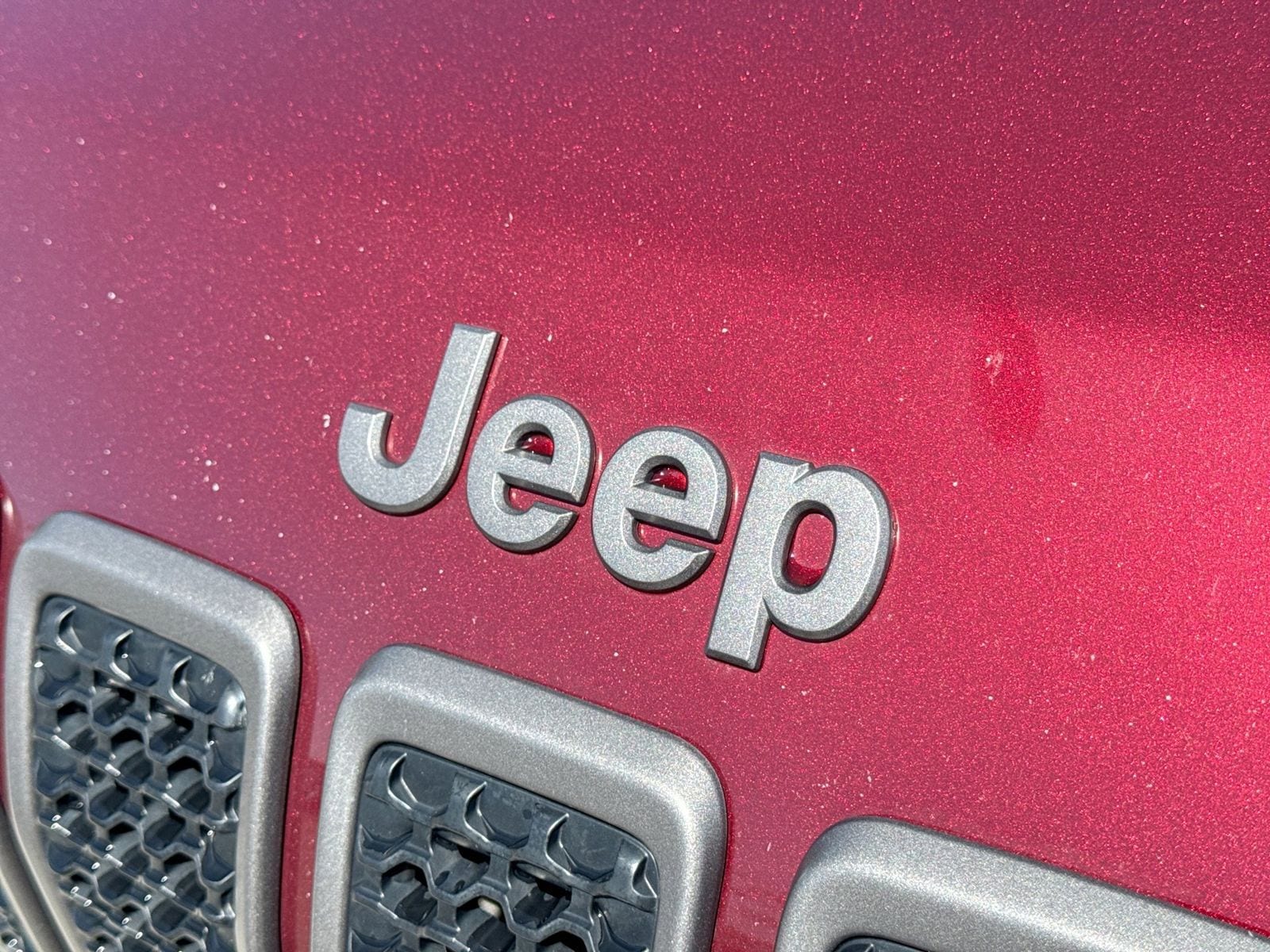 Thumbnail: 2019 Jeep Cherokee - 14