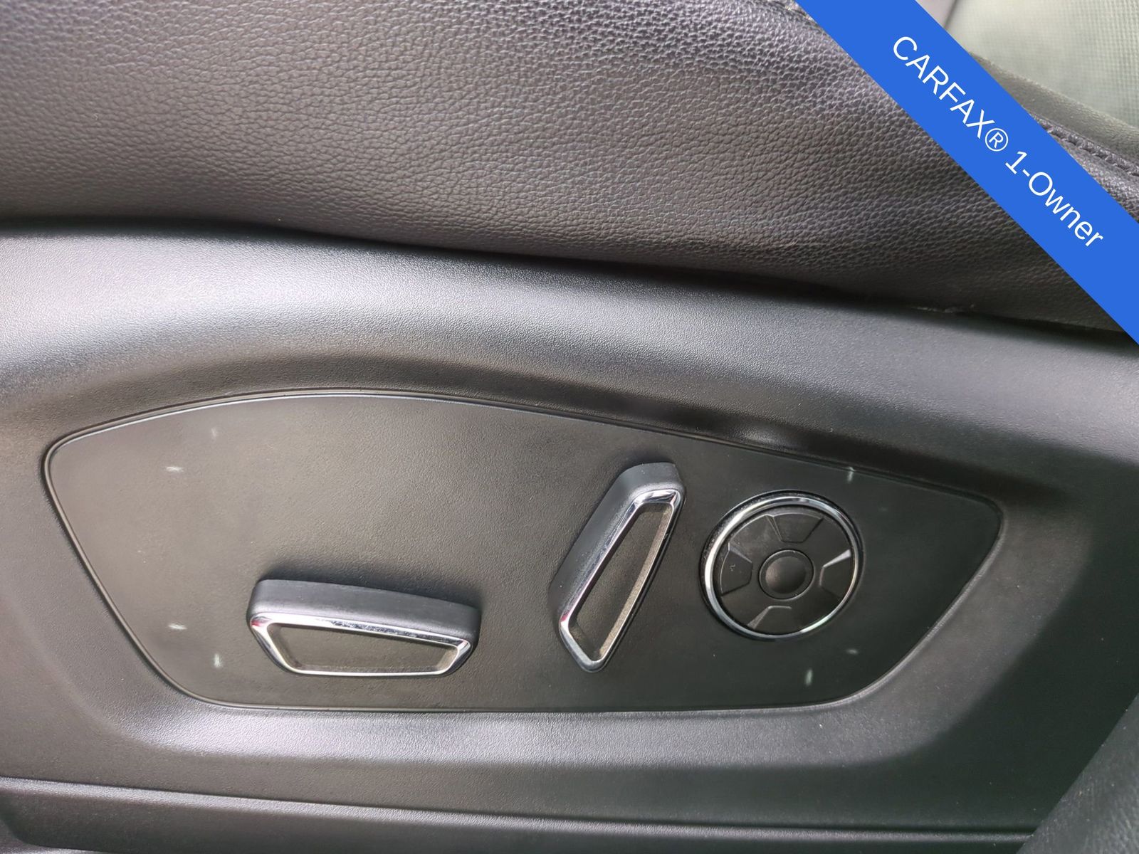 Thumbnail: 2020 Ford Explorer - 21