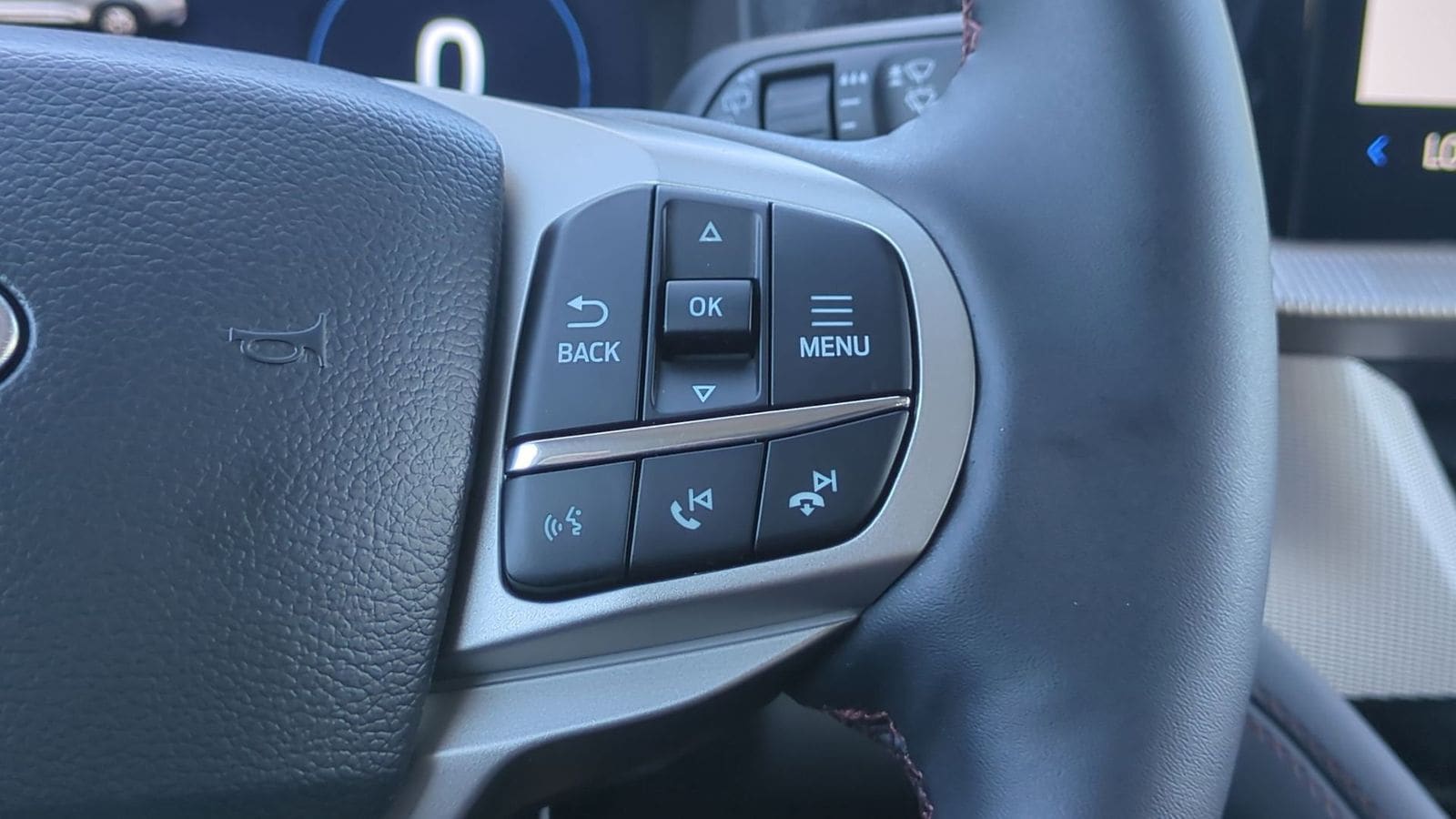 Thumbnail: 2025 Ford Explorer - 24