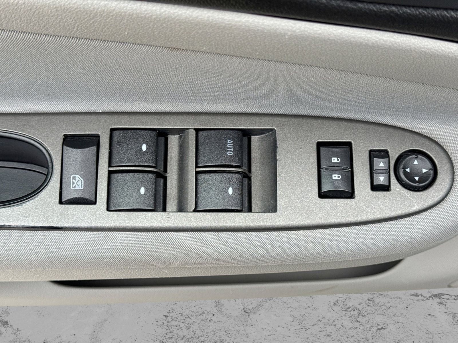 Thumbnail: 2009 Chevrolet Cobalt - 18