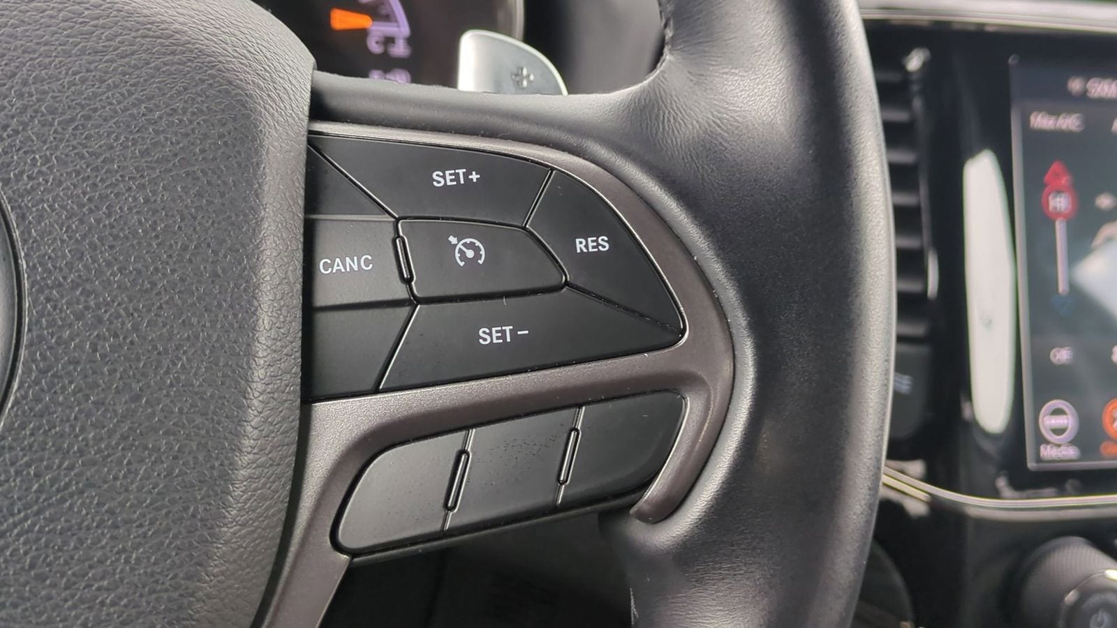 Thumbnail: 2020 Jeep Grand Cherokee - 28