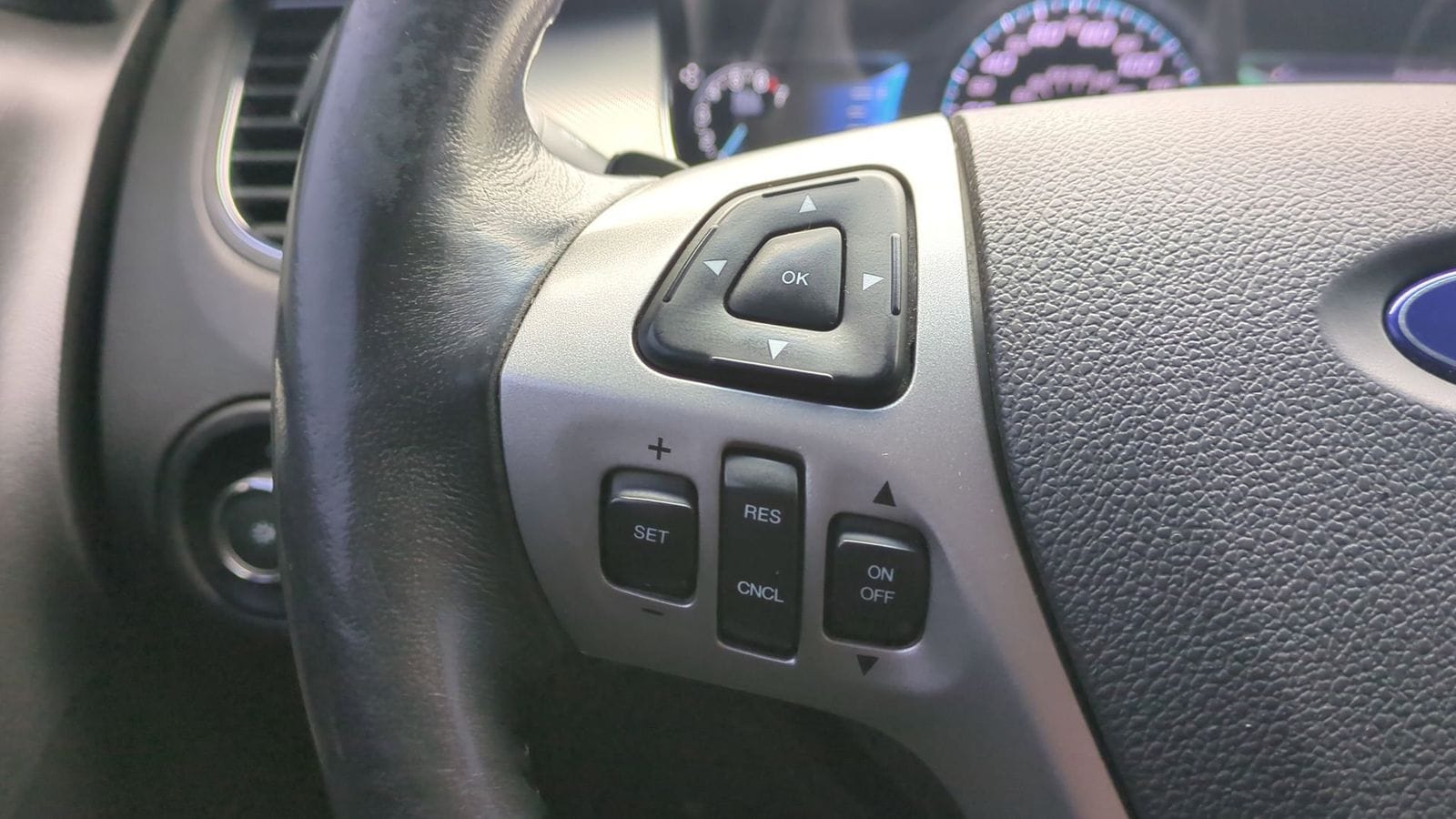 Thumbnail: 2014 Ford Taurus - 25