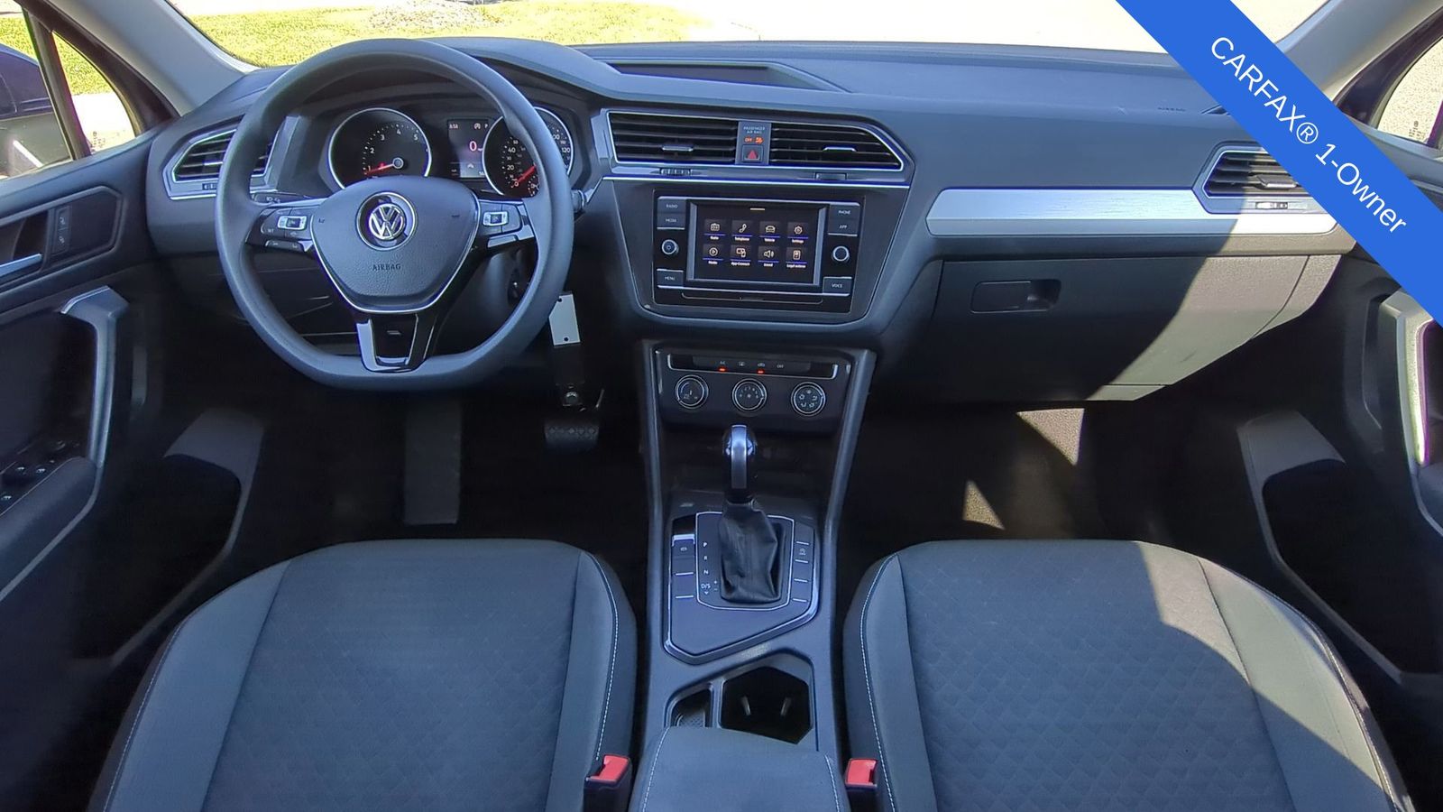 Thumbnail: 2021 Volkswagen Tiguan - 14