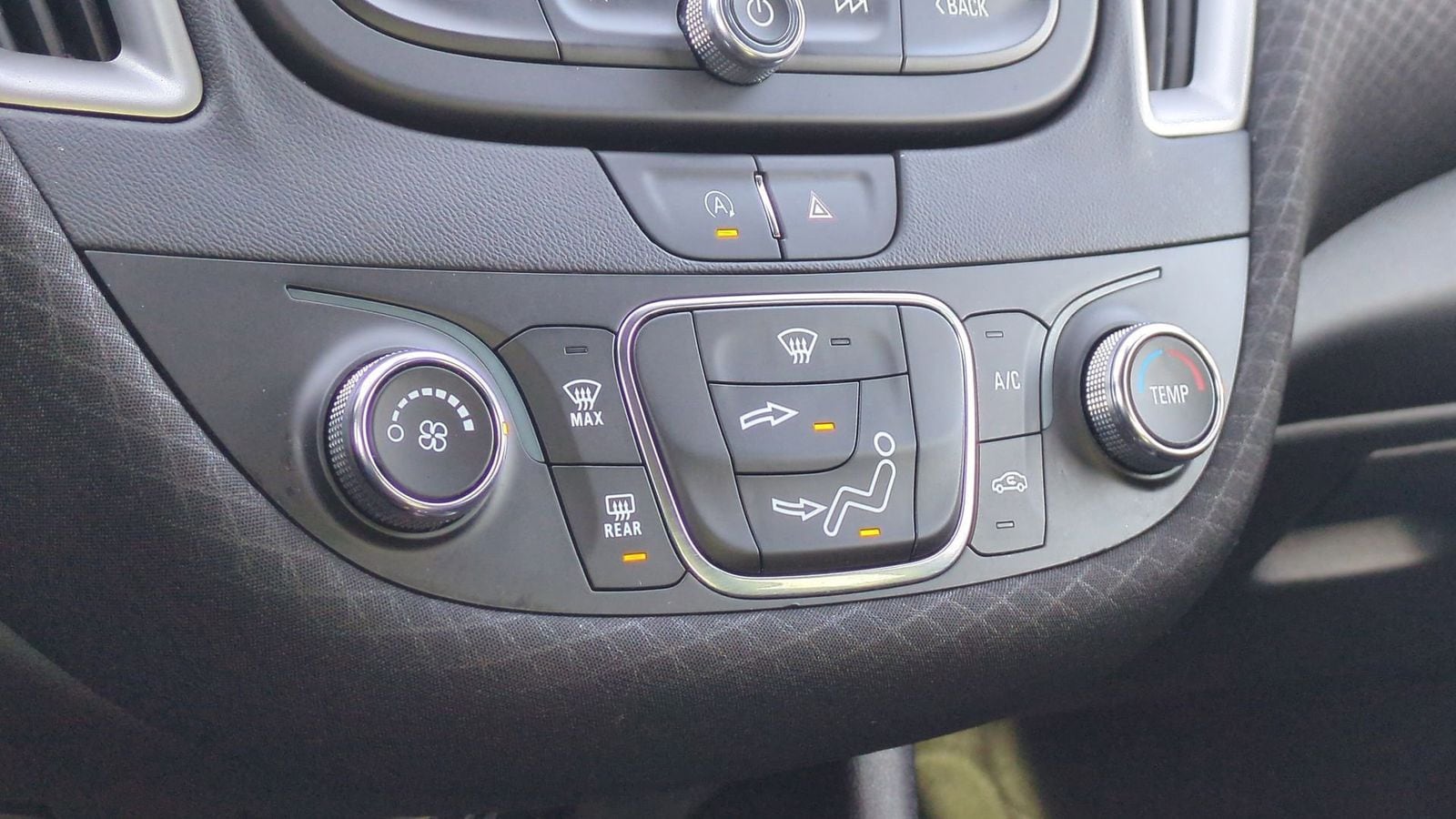 Thumbnail: 2022 Chevrolet Malibu - 31