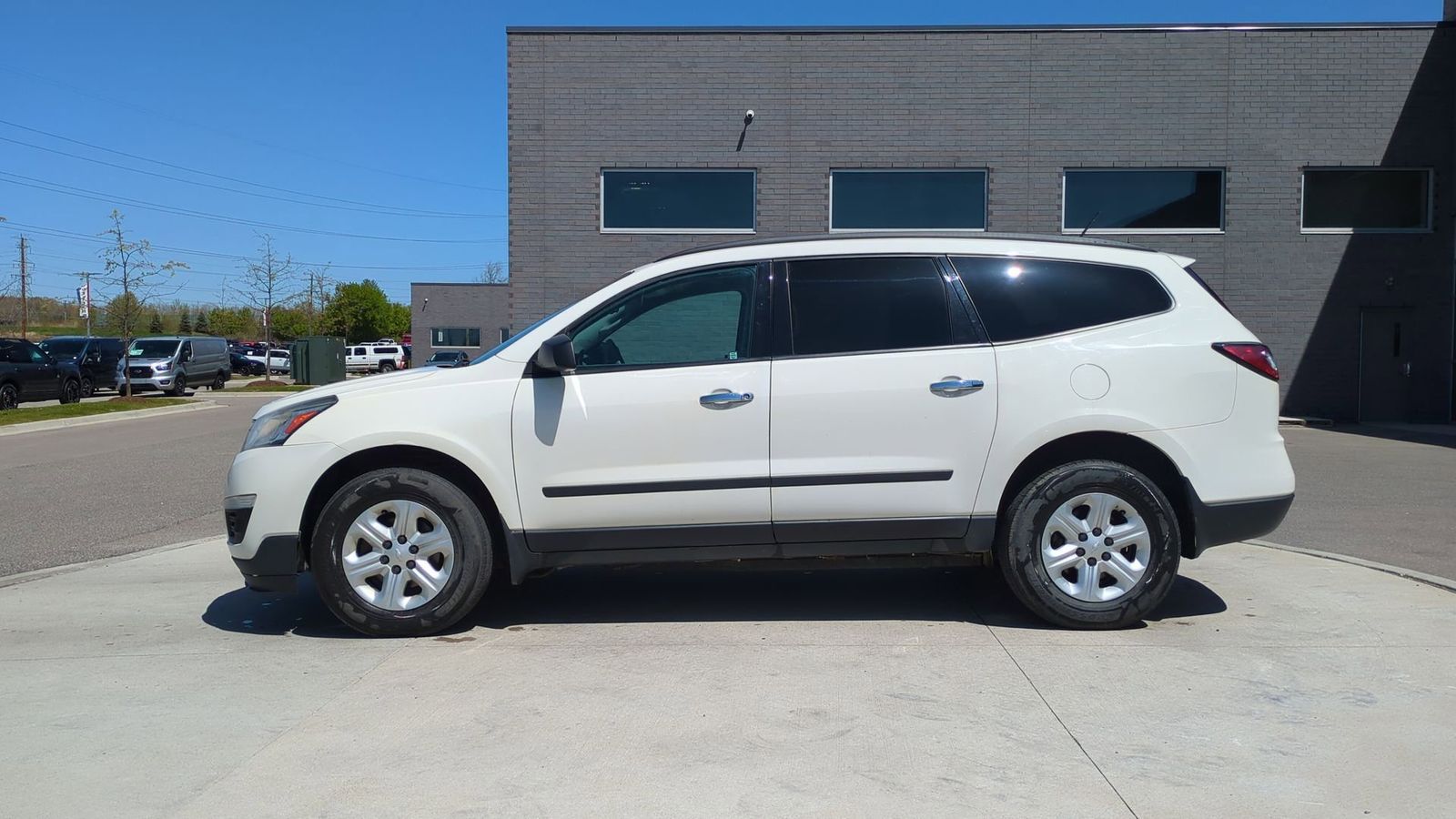 Thumbnail: 2014 Chevrolet Traverse - 2