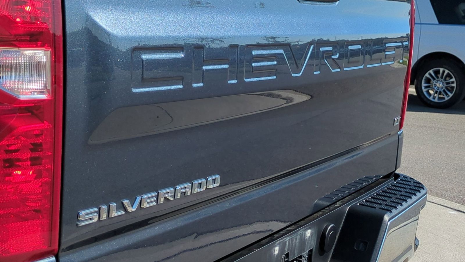 Thumbnail: 2020 Chevrolet Silverado 1500 - 13