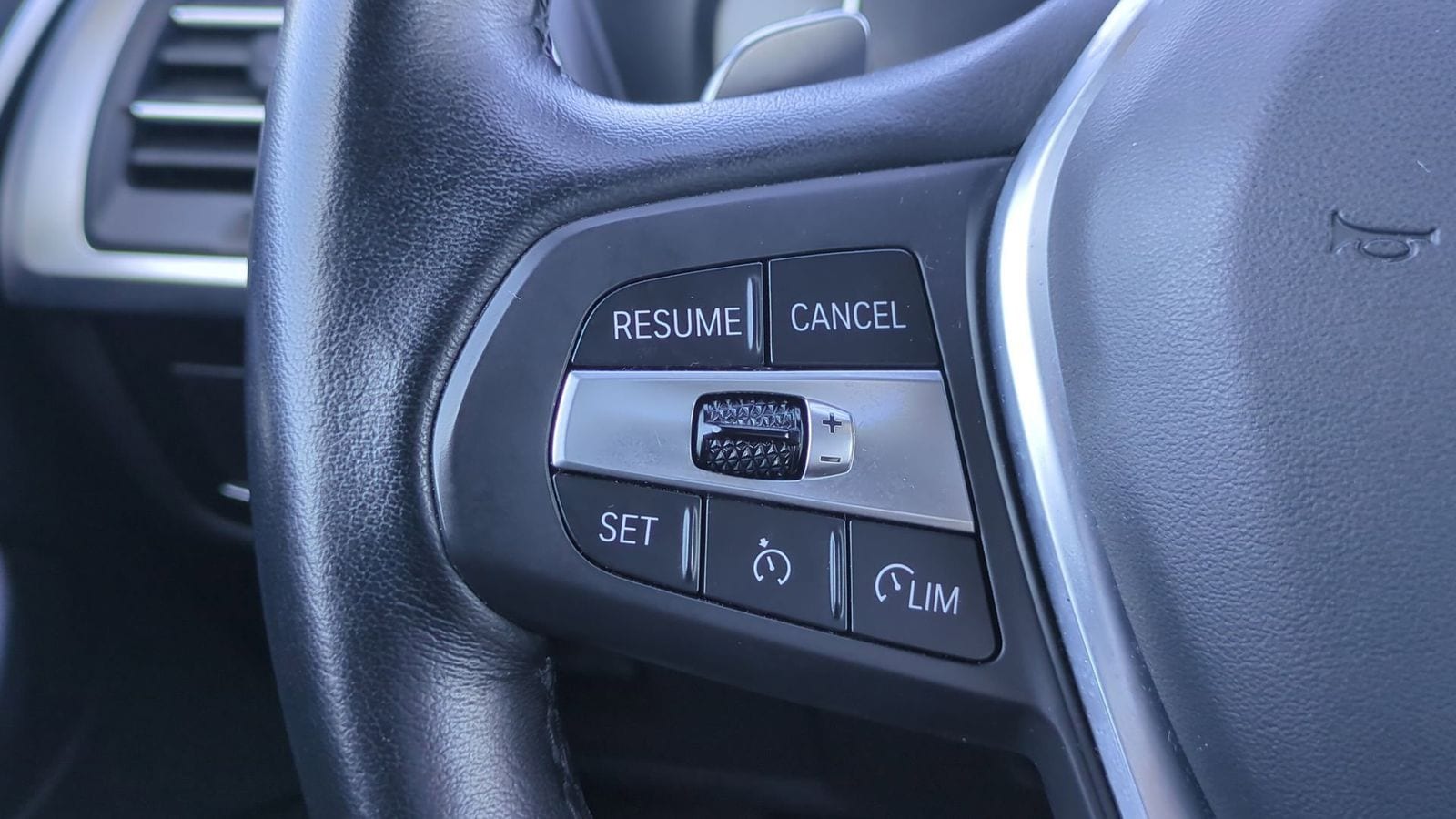 Thumbnail: 2022 BMW X3 - 23