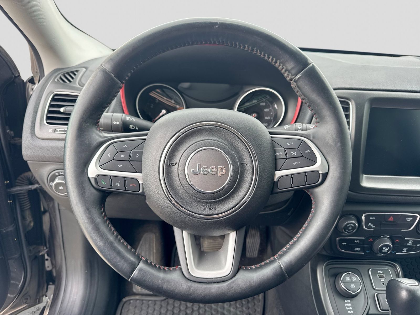 Thumbnail: 2018 Jeep Compass - 27