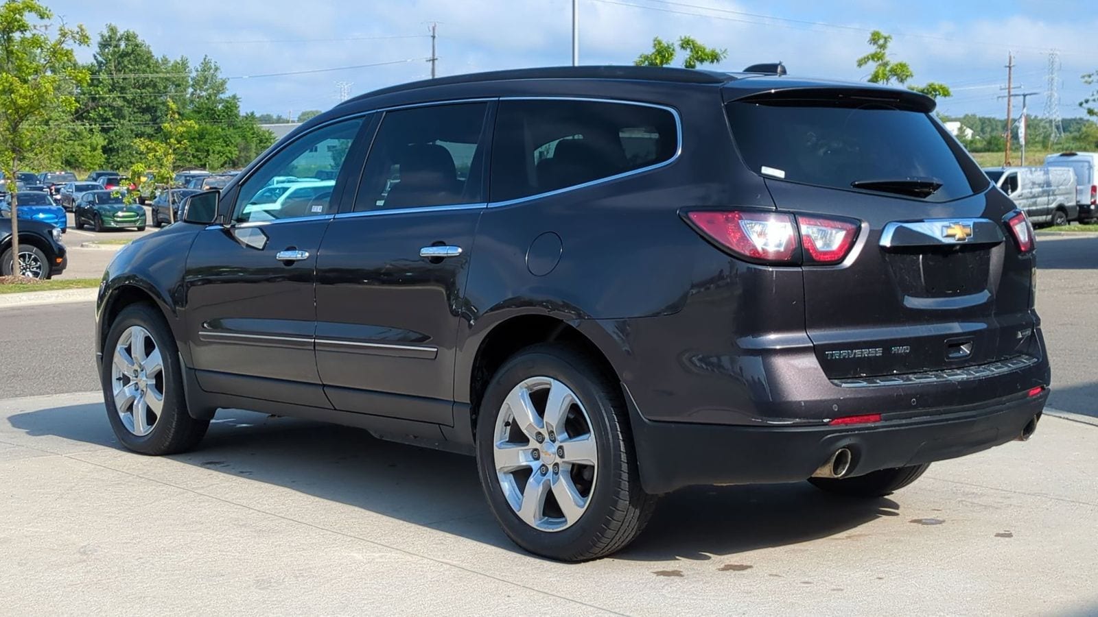 Thumbnail: 2017 Chevrolet Traverse - 3