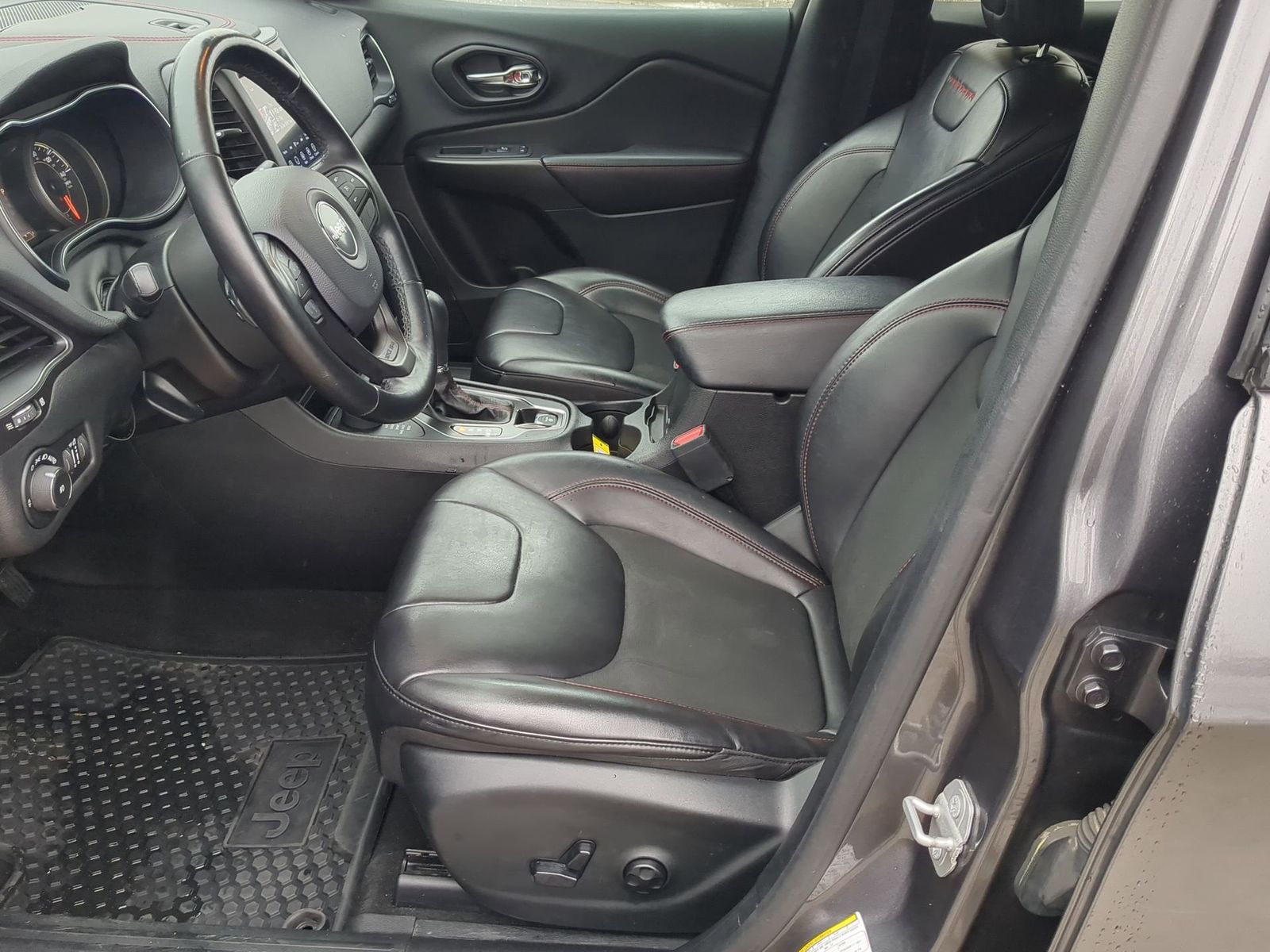 Thumbnail: 2020 Jeep Cherokee - 19