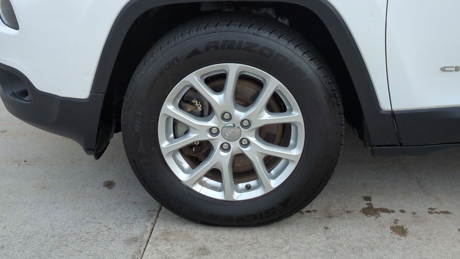 Thumbnail: 2015 Jeep Cherokee - 14