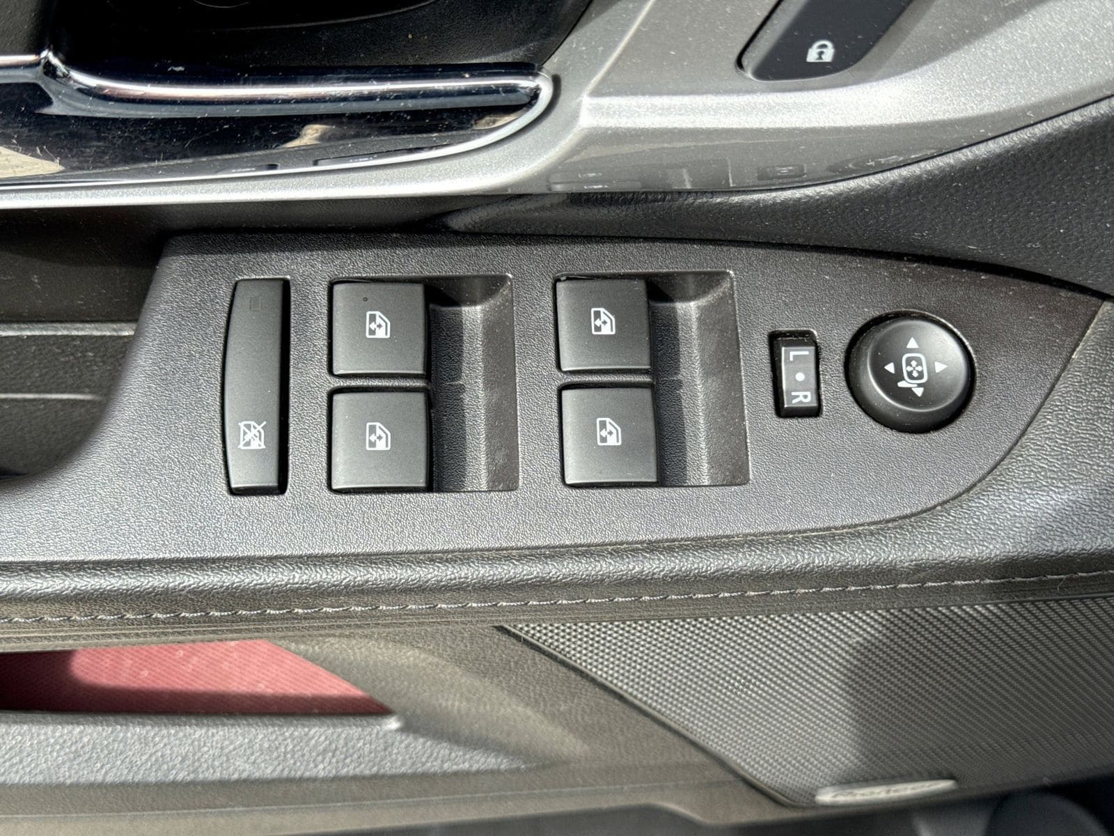 Thumbnail: 2017 GMC Terrain - 18