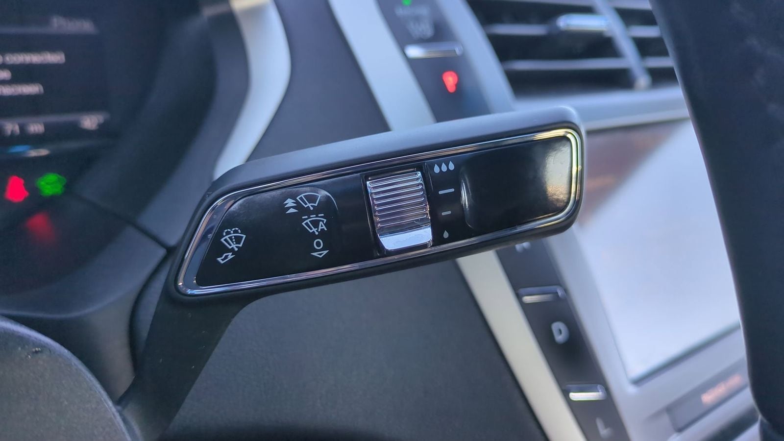 Thumbnail: 2020 Lincoln MKZ - 28