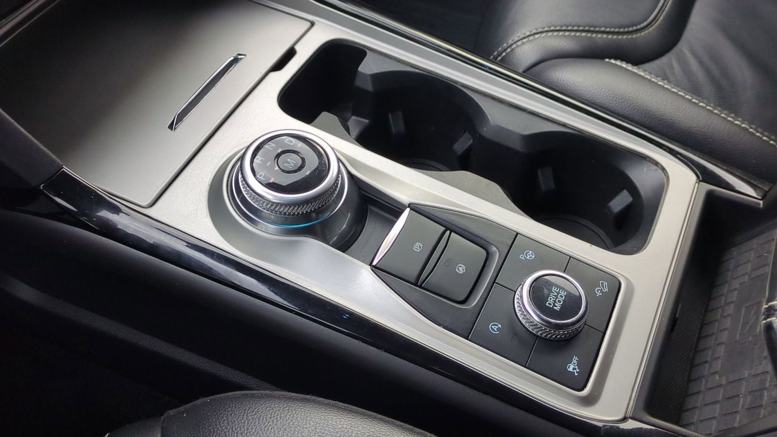 Thumbnail: 2022 Ford Explorer - 38