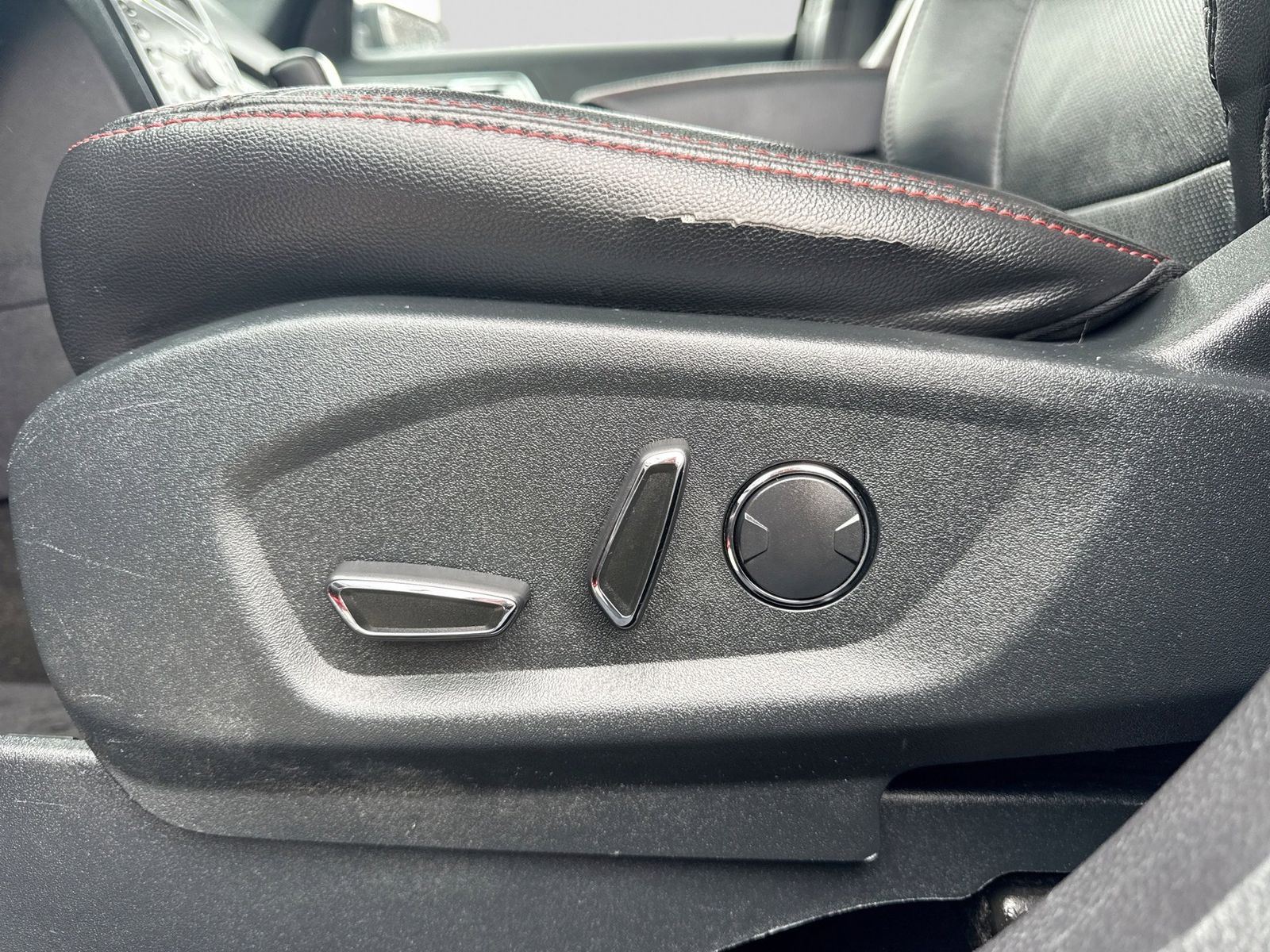 Thumbnail: 2018 Ford Explorer - 3