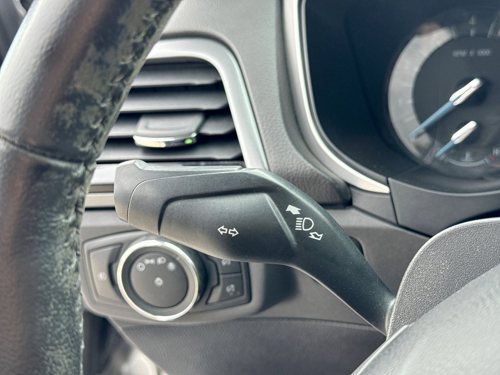Thumbnail: 2013 Ford Fusion - 28