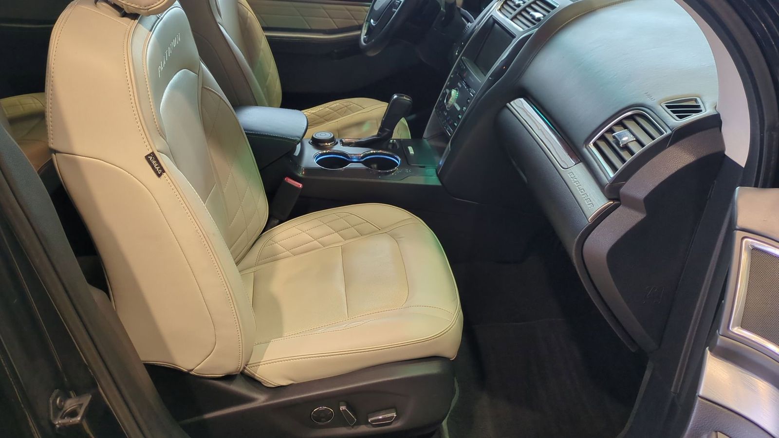 Thumbnail: 2016 Ford Explorer - 22