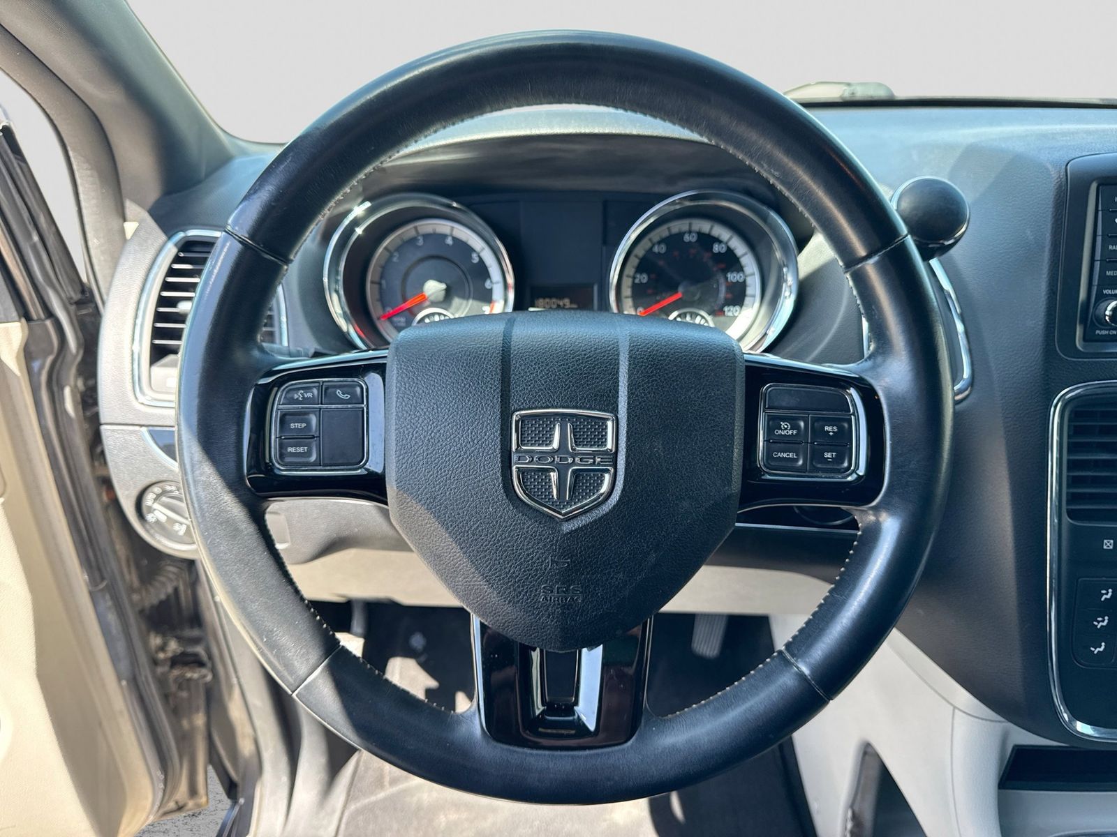 Thumbnail: 2017 Dodge Grand Caravan - 29