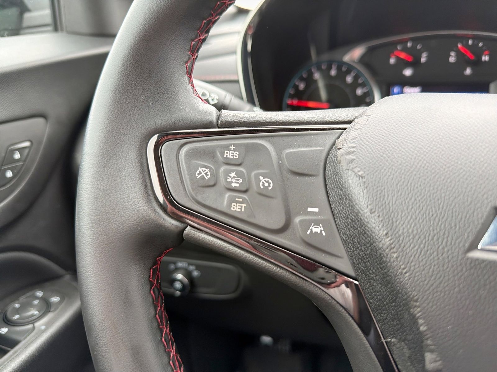 Thumbnail: 2023 Chevrolet Equinox - 26