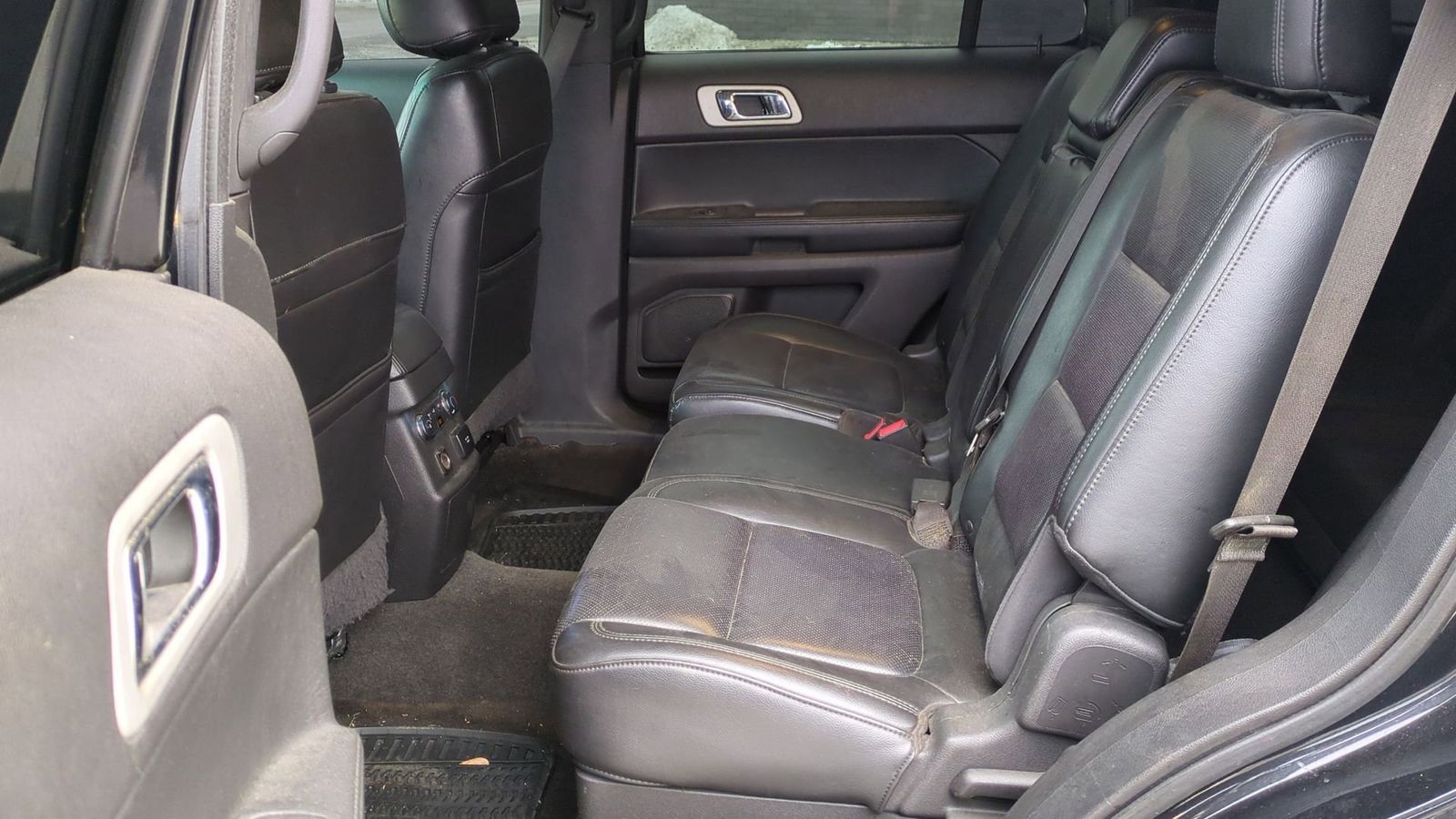 Thumbnail: 2011 Ford Explorer - 9