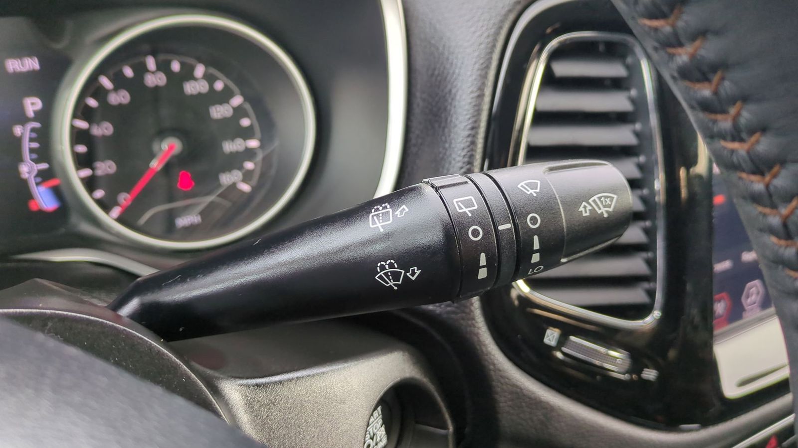 Thumbnail: 2020 Jeep Compass - 26