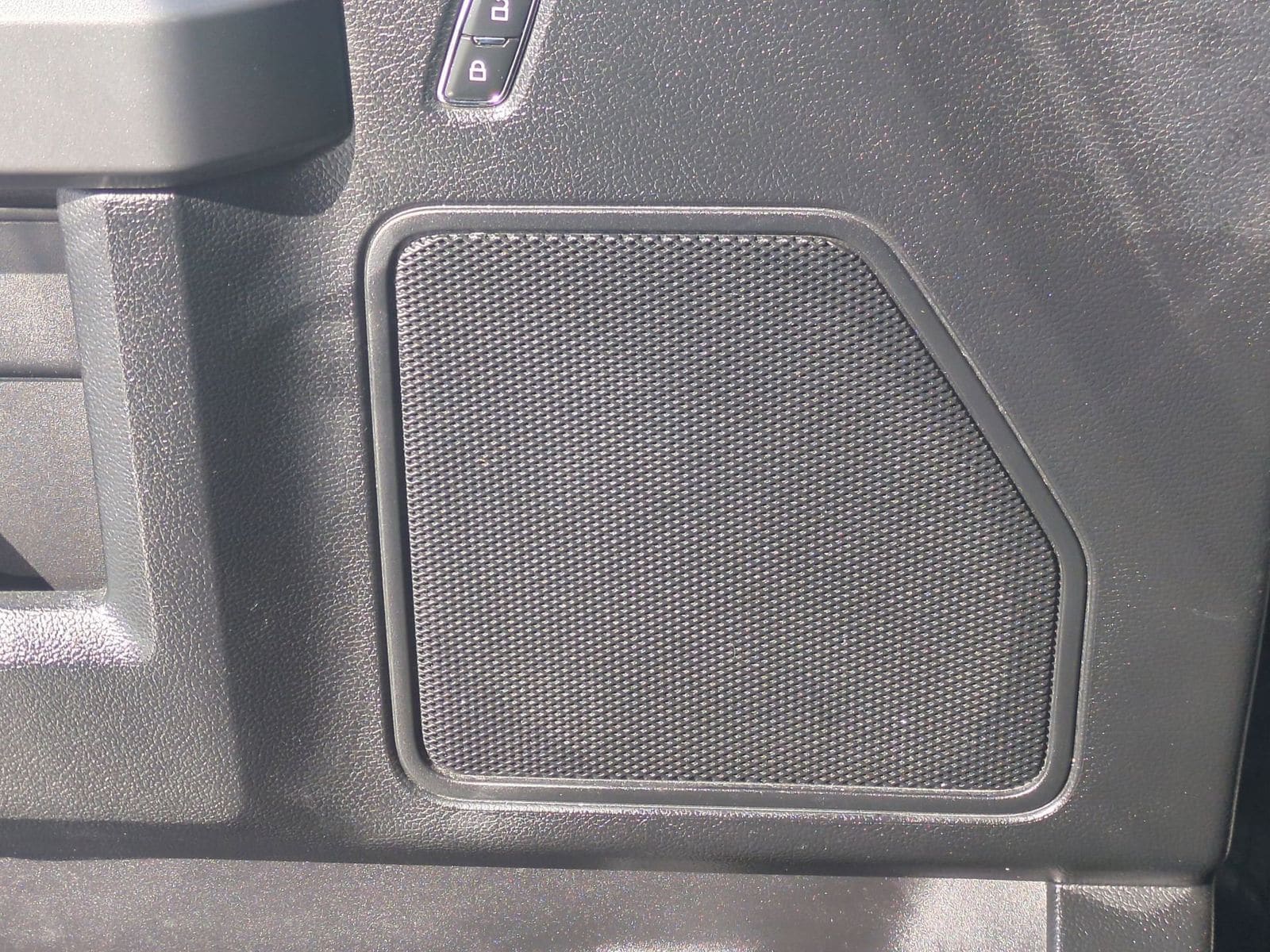 Thumbnail: 2018 Ford F-150 - 37