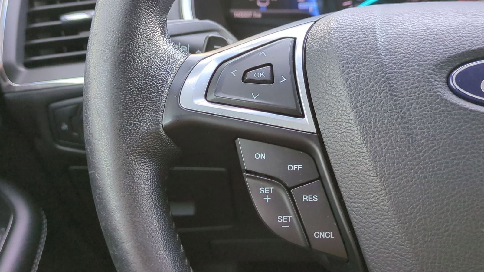 Thumbnail: 2017 Ford Edge - 24