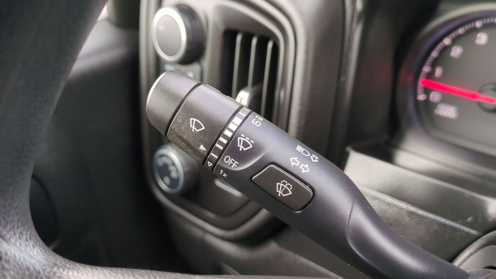 Thumbnail: 2020 Chevrolet Silverado 1500 - 28