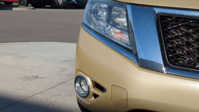 2013 Nissan Pathfinder SV 10
