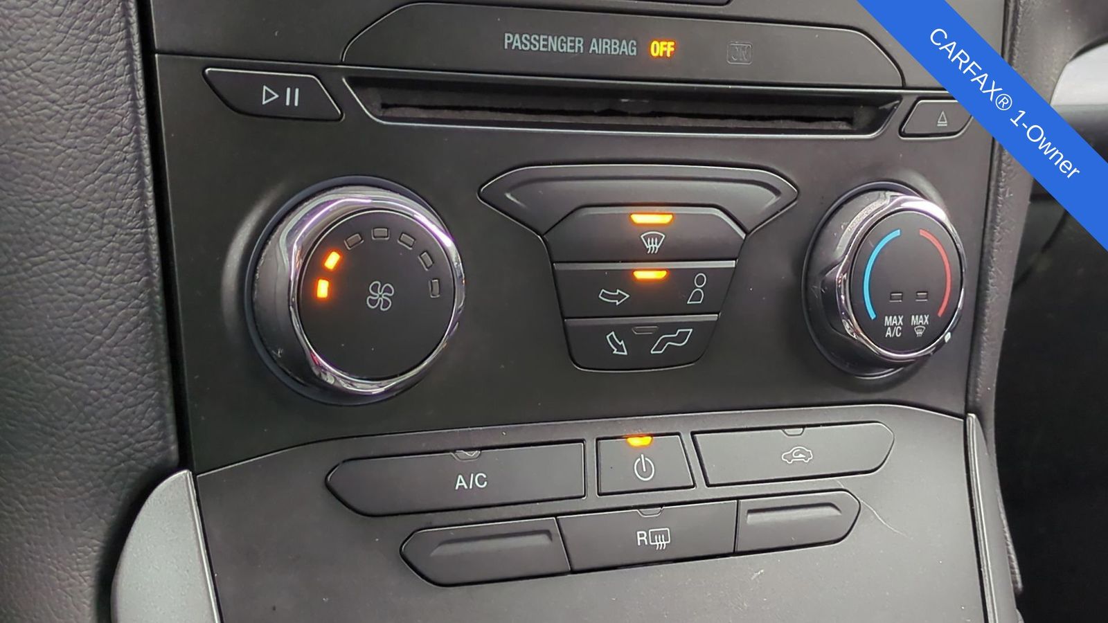 2016 Ford Edge SE 29